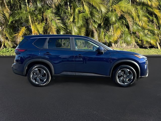 Used 2024 Nissan Rogue SV AWD/4WD image 3