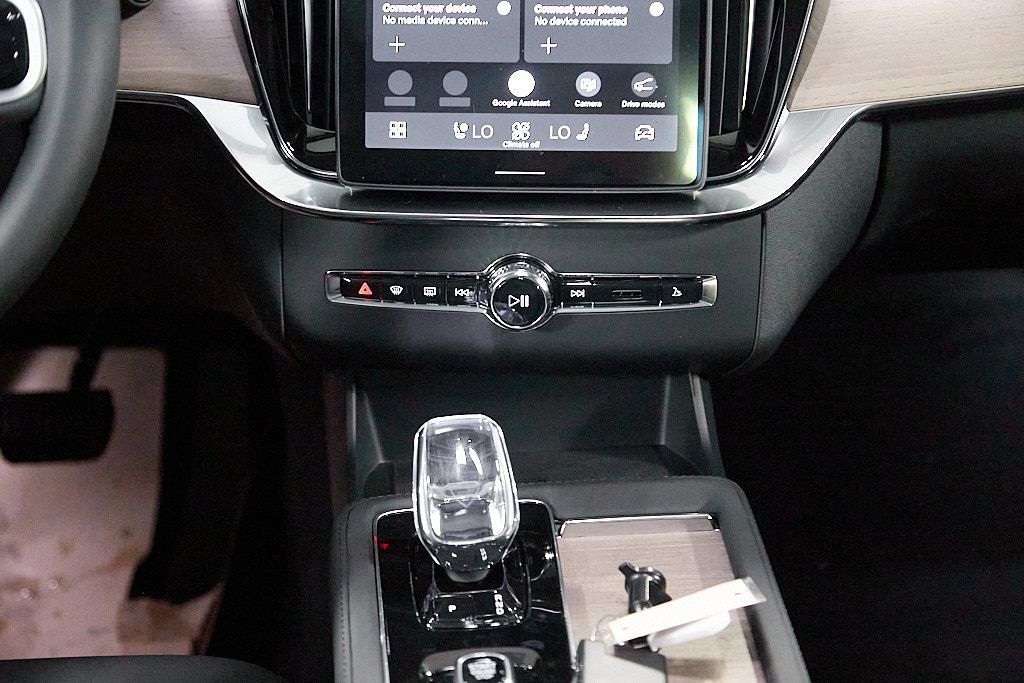 New 2026 Volvo XC90 T8 Plus w/ Protection Package image 28