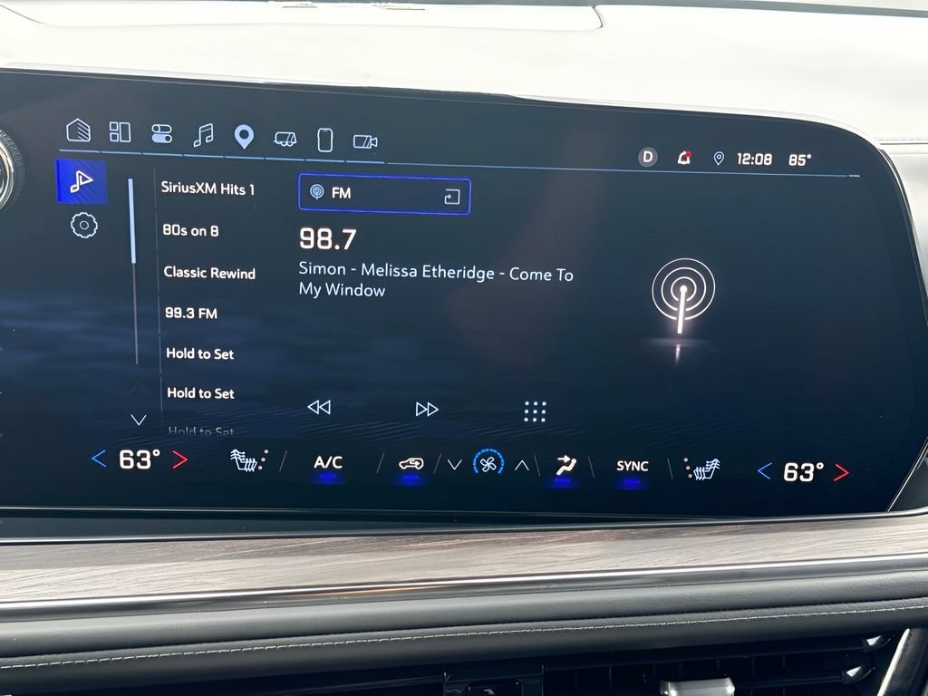 Used 2025 Chevrolet Suburban Z71 AWD/4WD image 9
