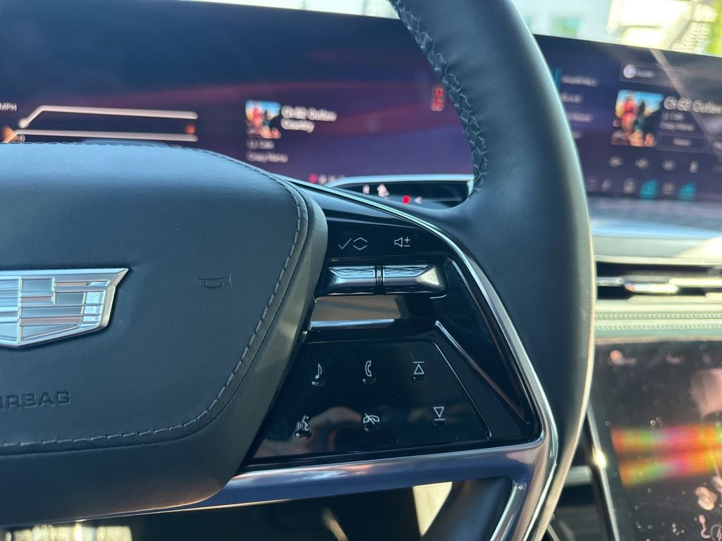 Used 2025 Cadillac Escalade IQ Luxury 2 w/ LPO, Premium Carpet Package AWD/4WD image 19