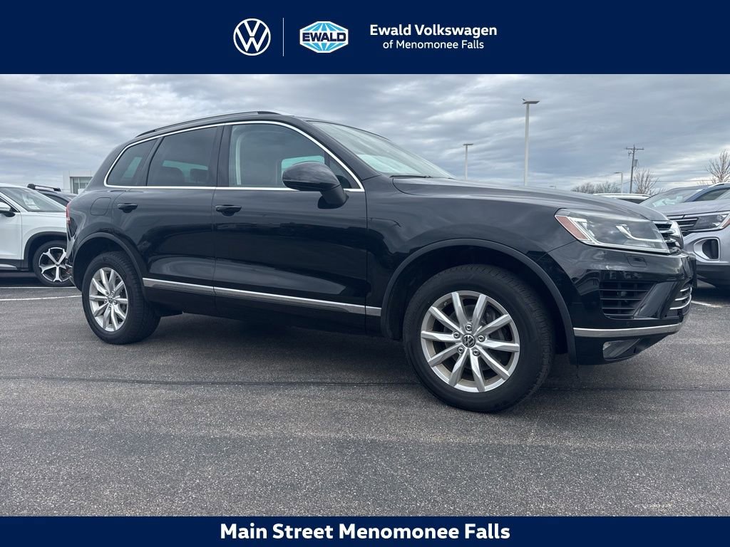 Used 2017 Volkswagen Touareg Sport AWD/4WD image 1