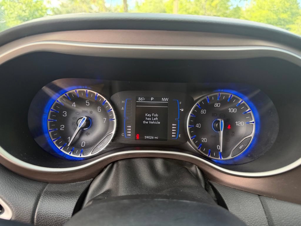 Used 2023 Chrysler Voyager LX FWD image 17