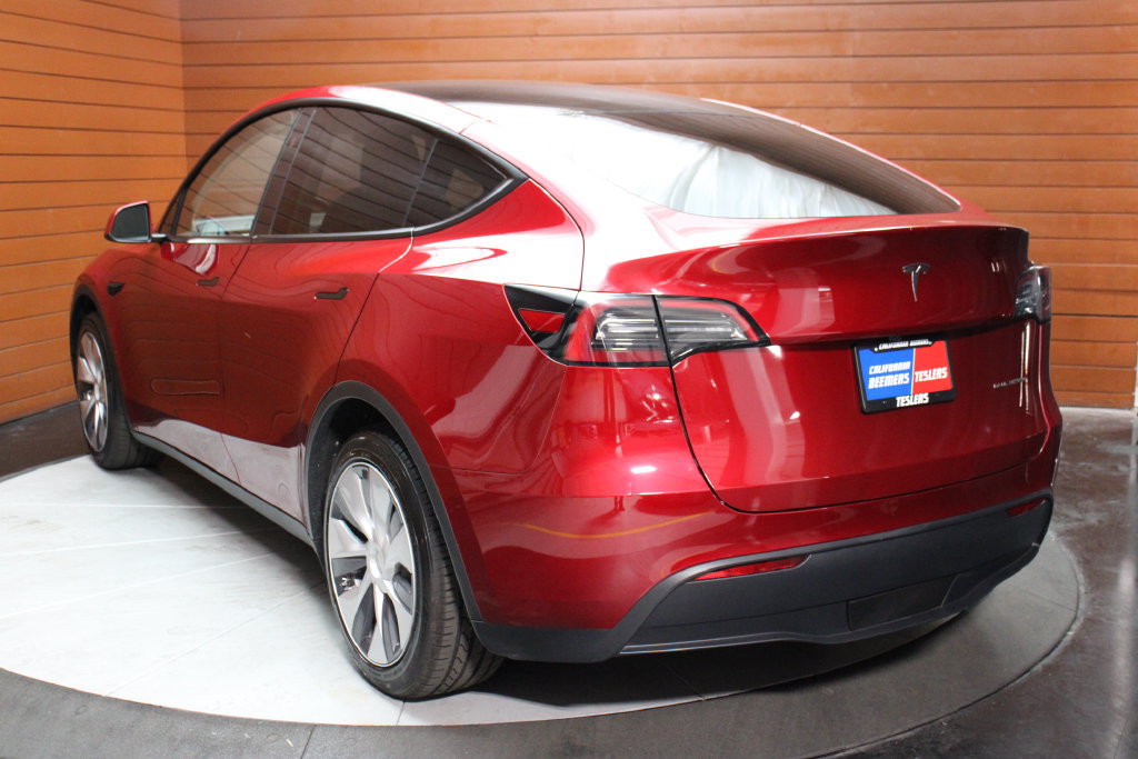 Used 2024 Tesla Model Y Long Range AWD/4WD image 32