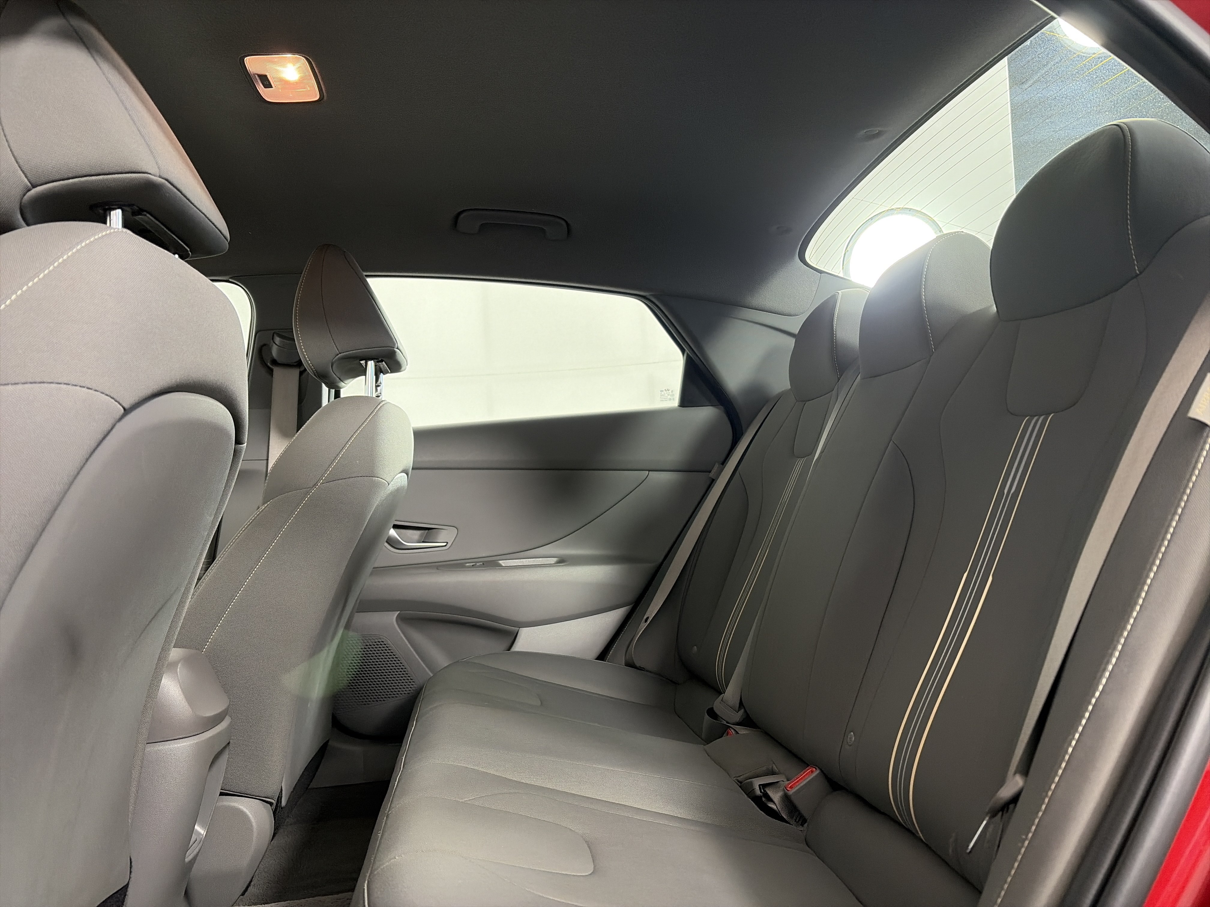 Used 2025 Hyundai Elantra SEL FWD image 7