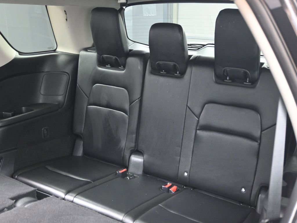 Used 2023 Nissan Pathfinder SL w/ Black Appearance Package image 36