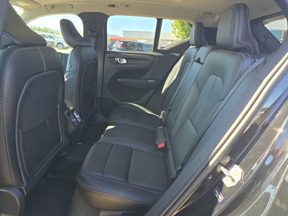 Used 2019 Volvo XC40 T5 Momentum AWD/4WD image 16