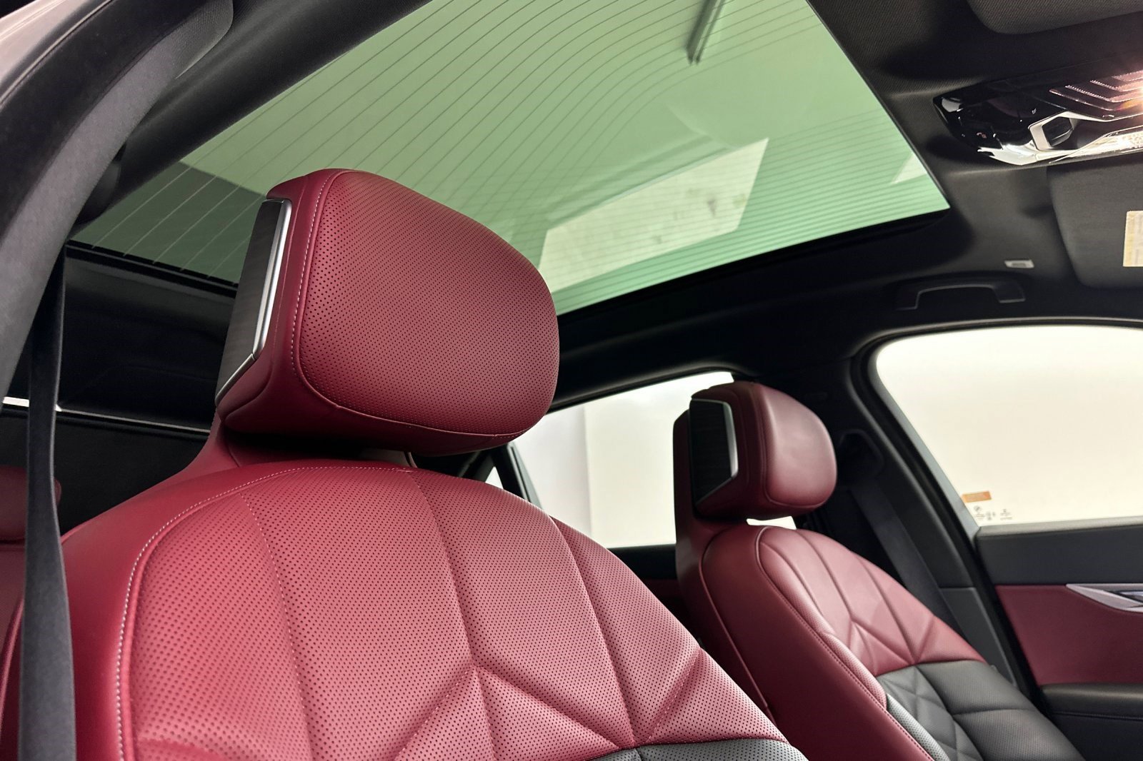 Used 2023 BMW 740i image 27