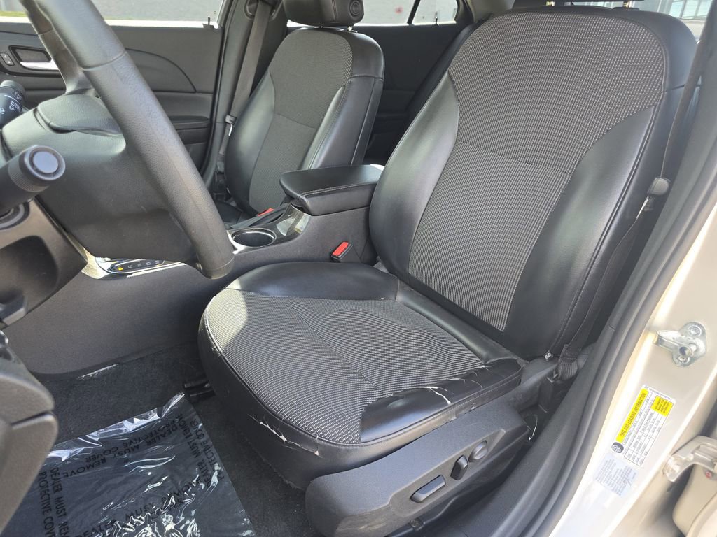 Used 2015 Chevrolet Malibu LT w/ Power Convenience Package FWD image 17