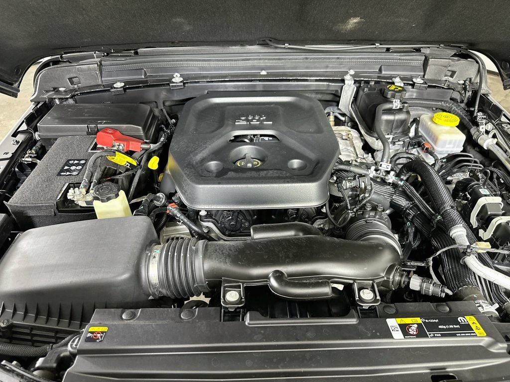 Used 2023 Jeep Wrangler Sport AWD/4WD image 9