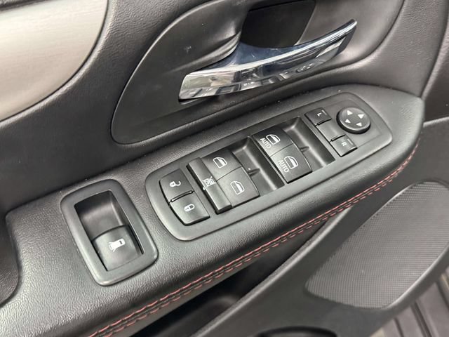 Used 2017 Dodge Grand Caravan GT FWD image 35
