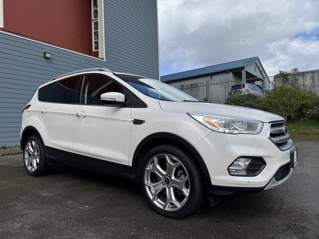 Used 2019 Ford Escape Titanium image 8