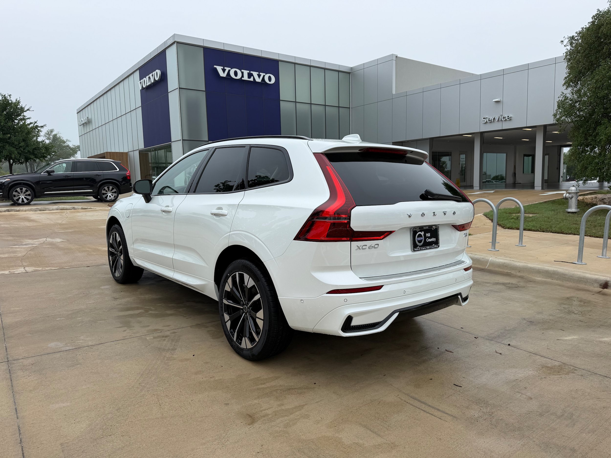 New 2026 Volvo XC60 T8 Plus w/ Protection Package Premier AWD/4WD image 4