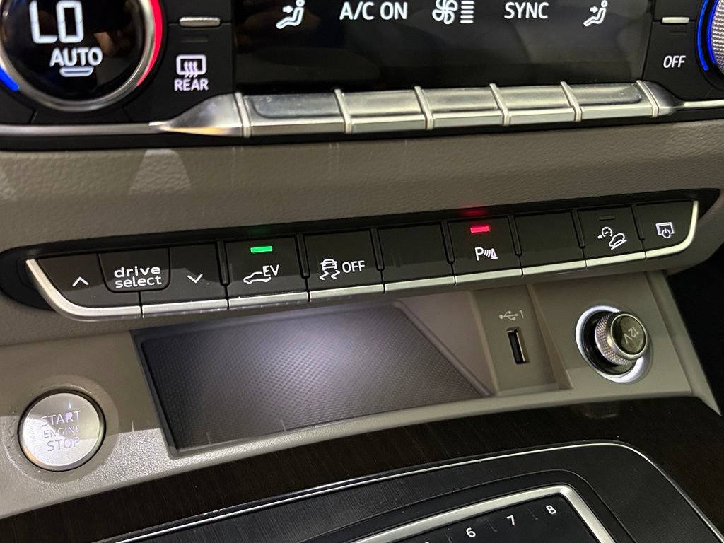 Used 2020 Audi Q5 e Premium Plus w/ Premium Plus Package AWD/4WD image 26