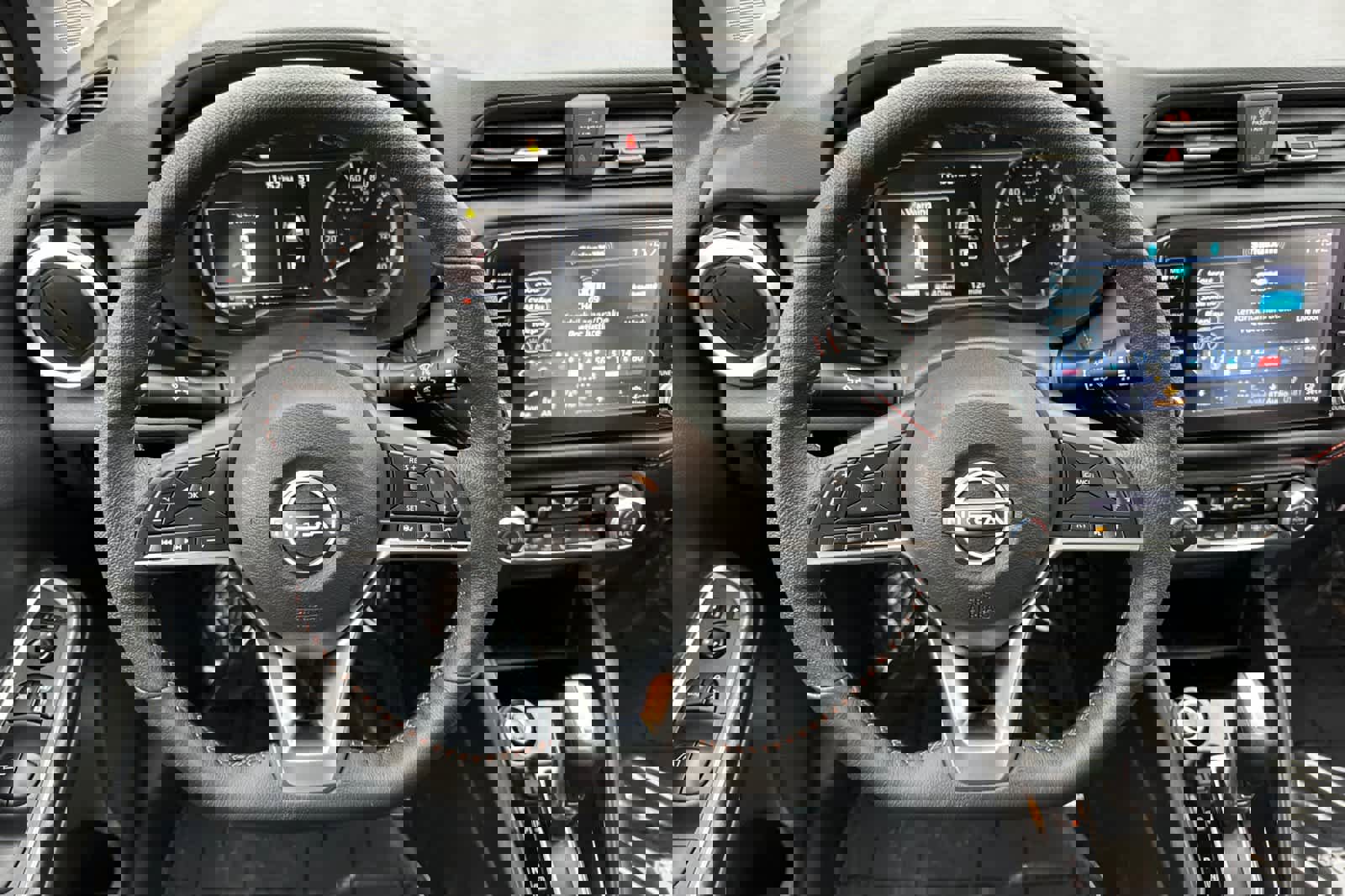 New 2025 Nissan Versa SR w/ Trunk Package image 14