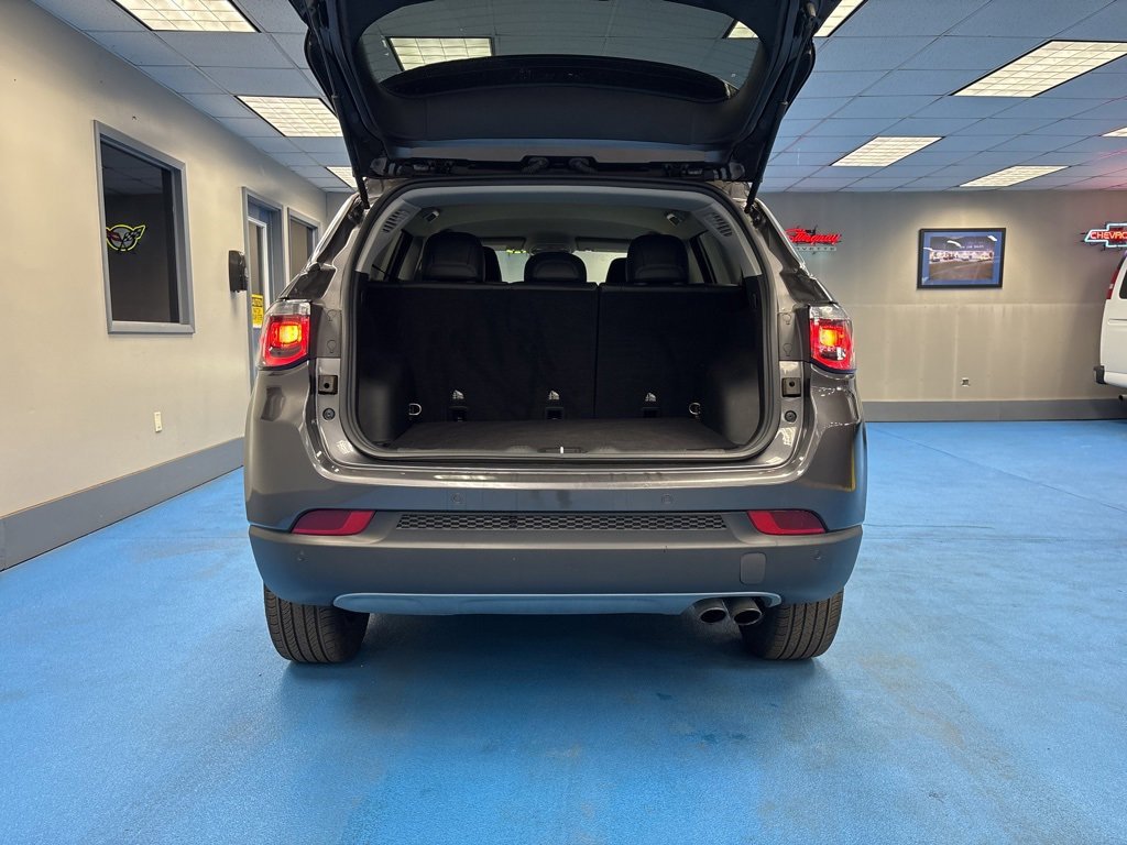 Used 2022 Jeep Compass Limited image 8