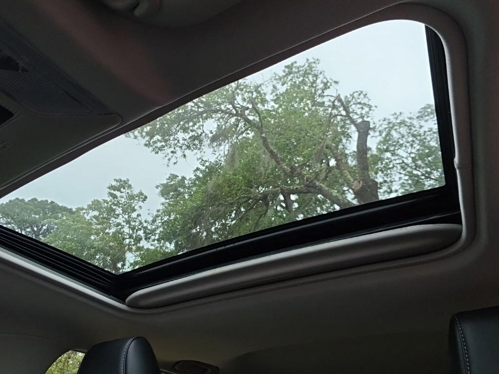 Used 2021 Toyota RAV4 XLE Premium image 15