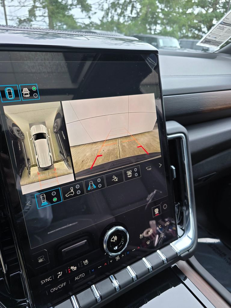 New 2026 GMC Yukon XL Denali w/ Denali Reserve Package image 32