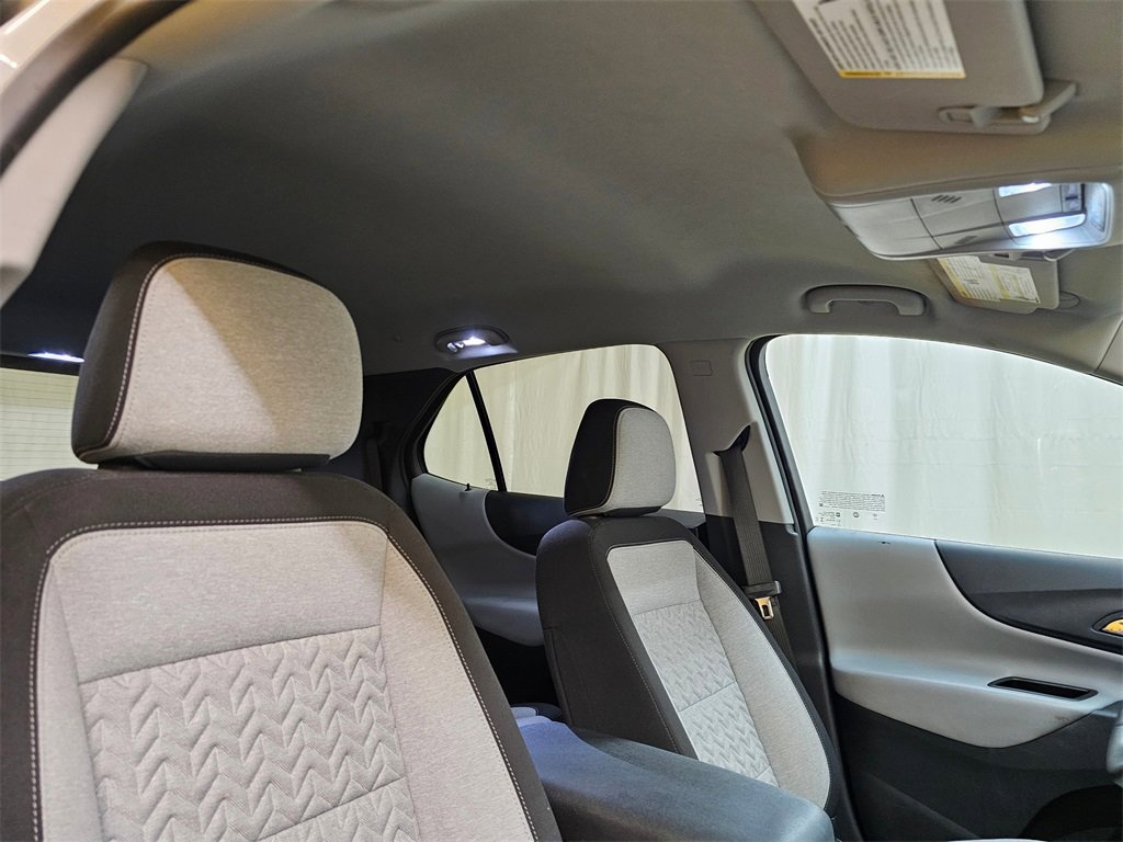 Used 2023 Chevrolet Equinox LT w/ Driver Convenience Package image 11