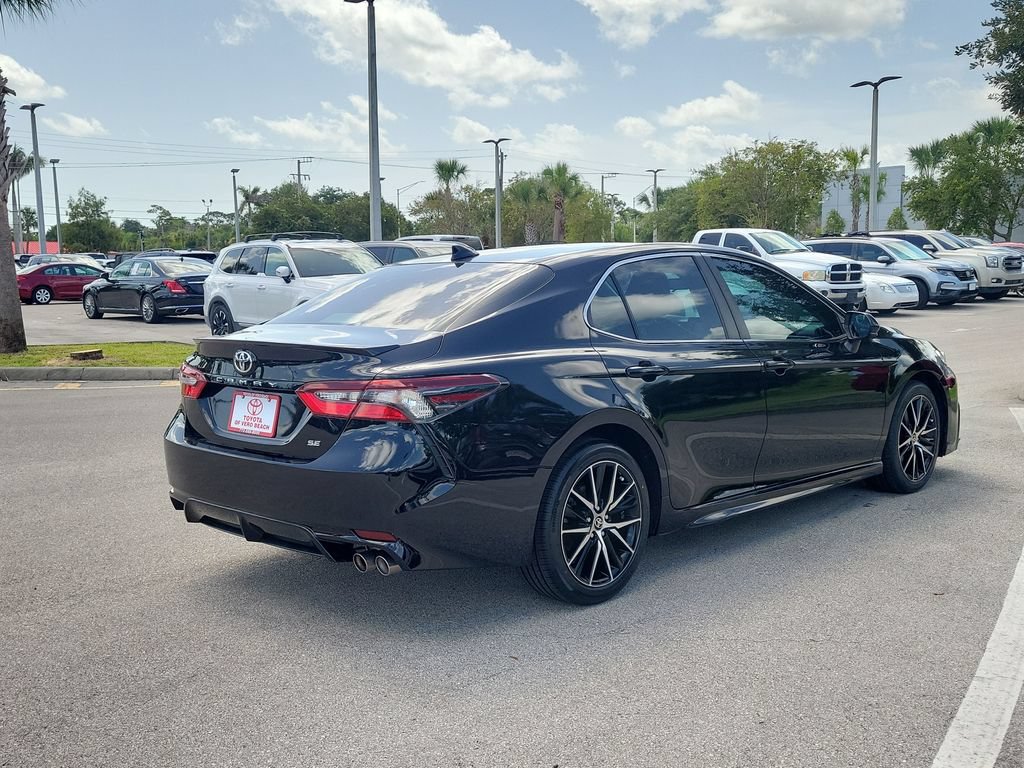 Used 2021 Toyota Camry SE FWD image 4