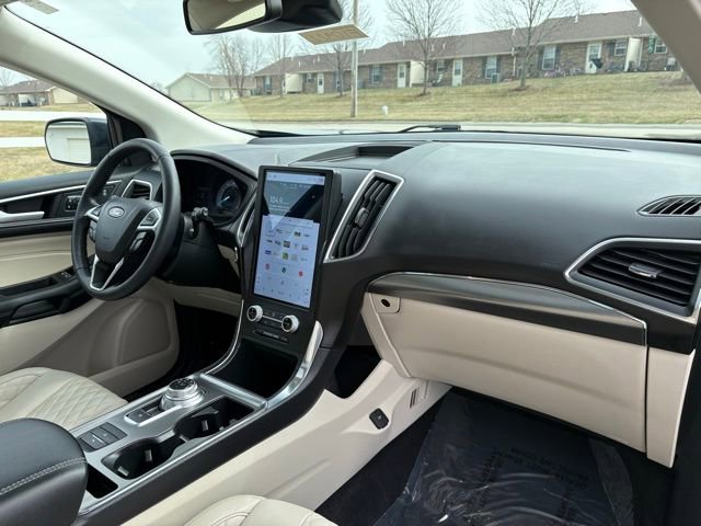 Used 2024 Ford Edge Titanium image 20