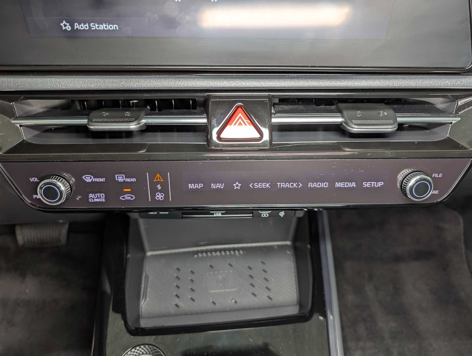 Used 2024 Kia Niro EX FWD image 30