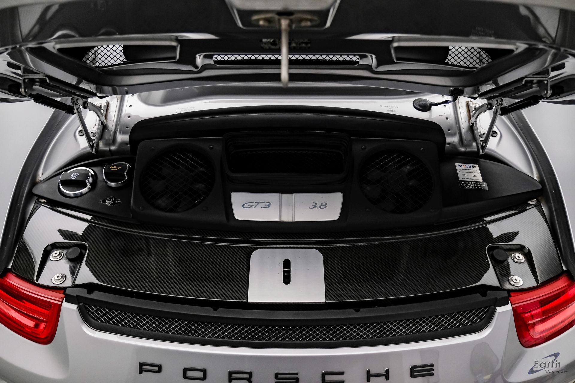 Used 2015 Porsche 911 GT3 RWD image 4