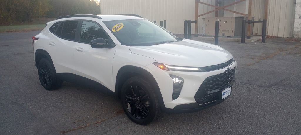 Used 2025 Chevrolet Trax ACTIV w/ Driver Confidence Package