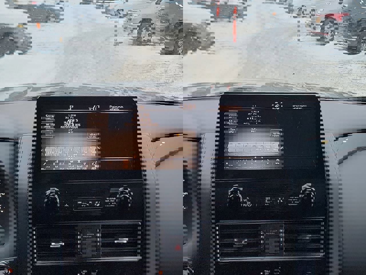 Used 2023 Nissan Armada SV image 16