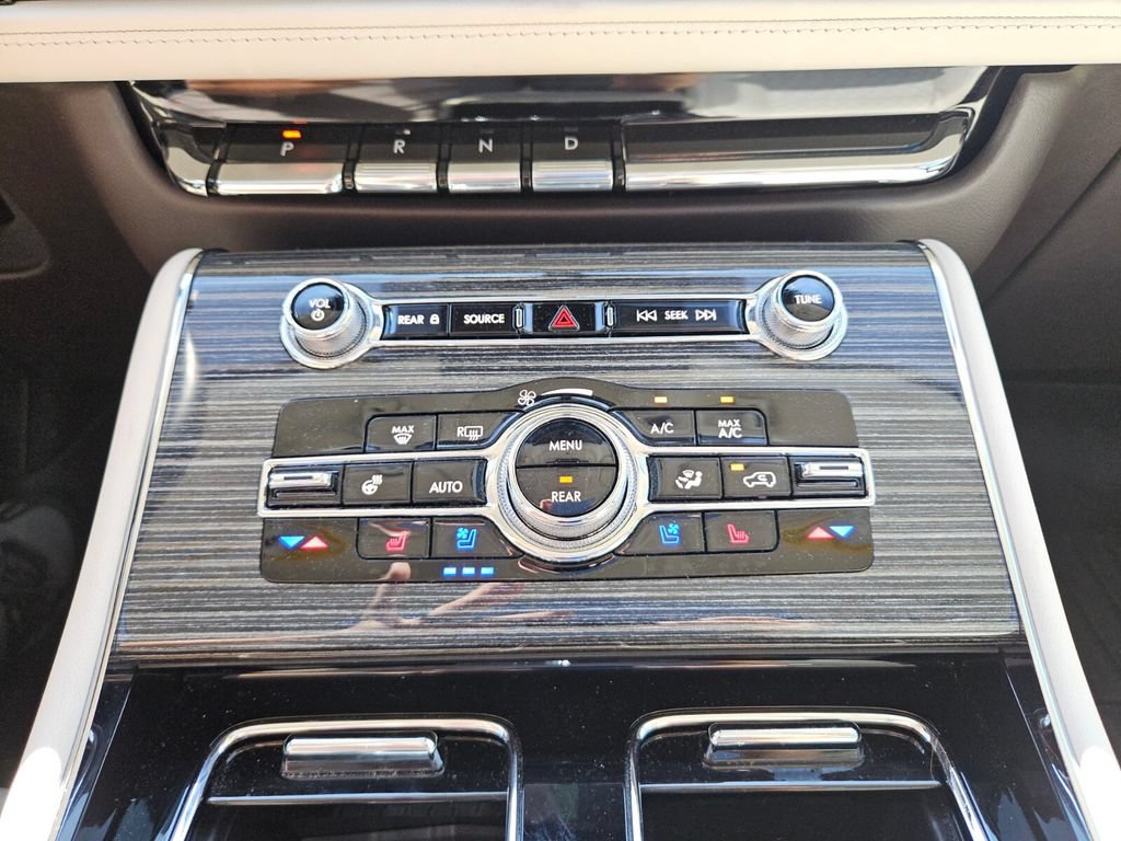 Used 2023 Lincoln Aviator Black Label Grand Touring w/ Class IV Trailer Tow Package AWD/4WD image 20