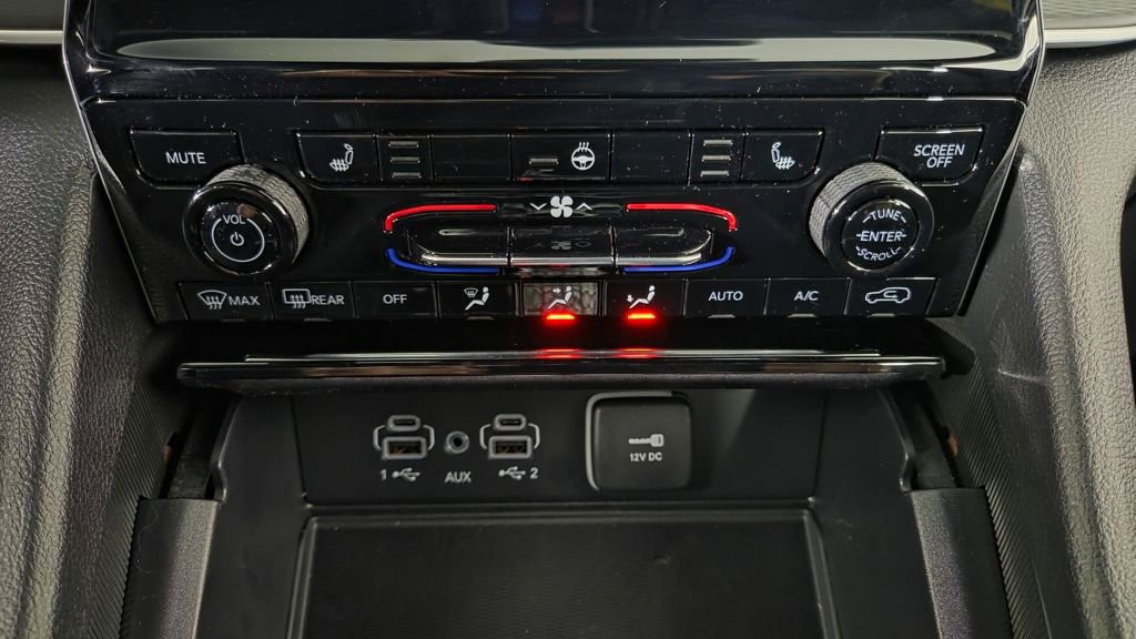 New 2025 Jeep Grand Cherokee Altitude image 24