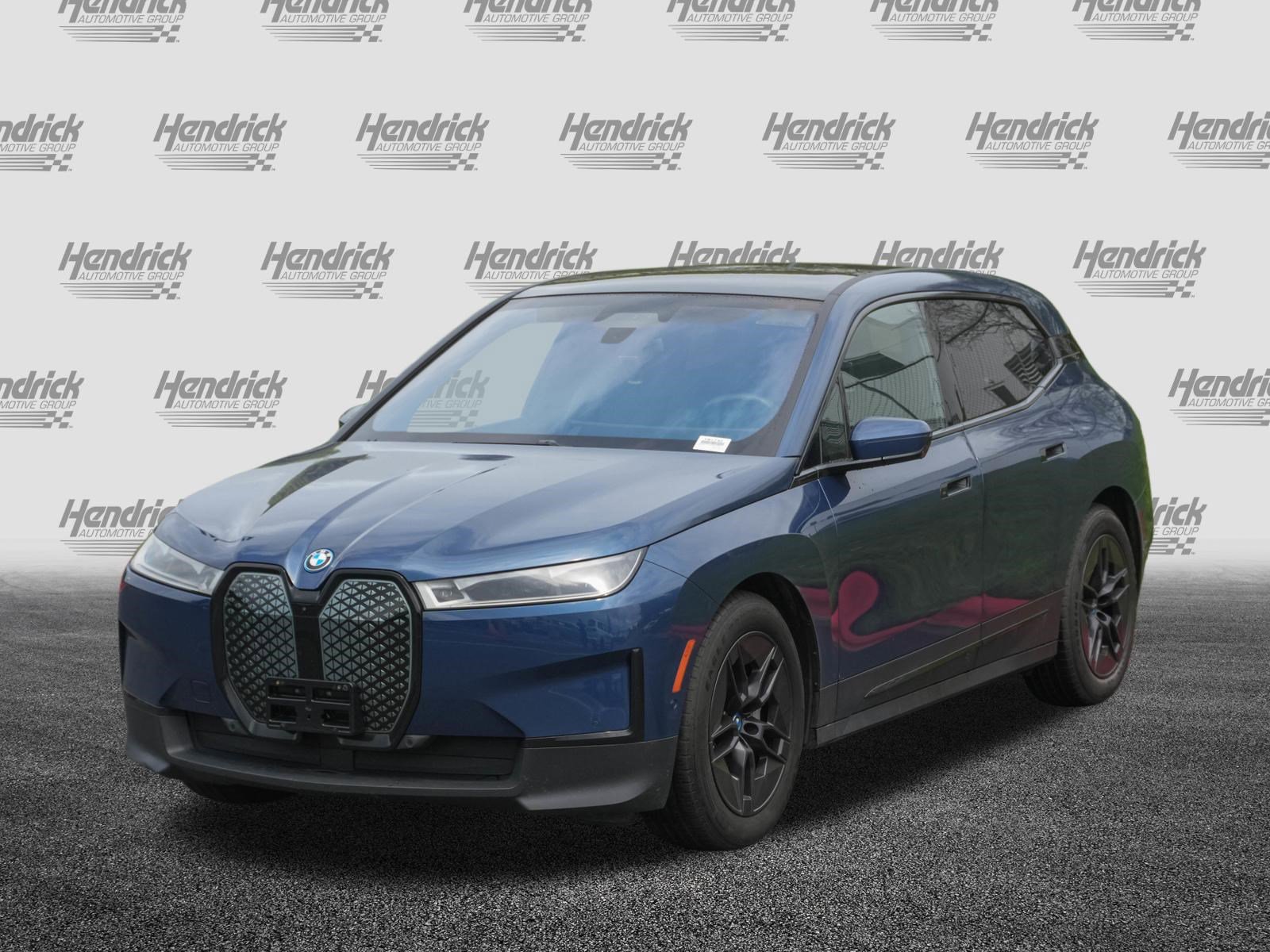Certified 2023 BMW iX xDrive50 w/ Premium Package AWD/4WD image 5