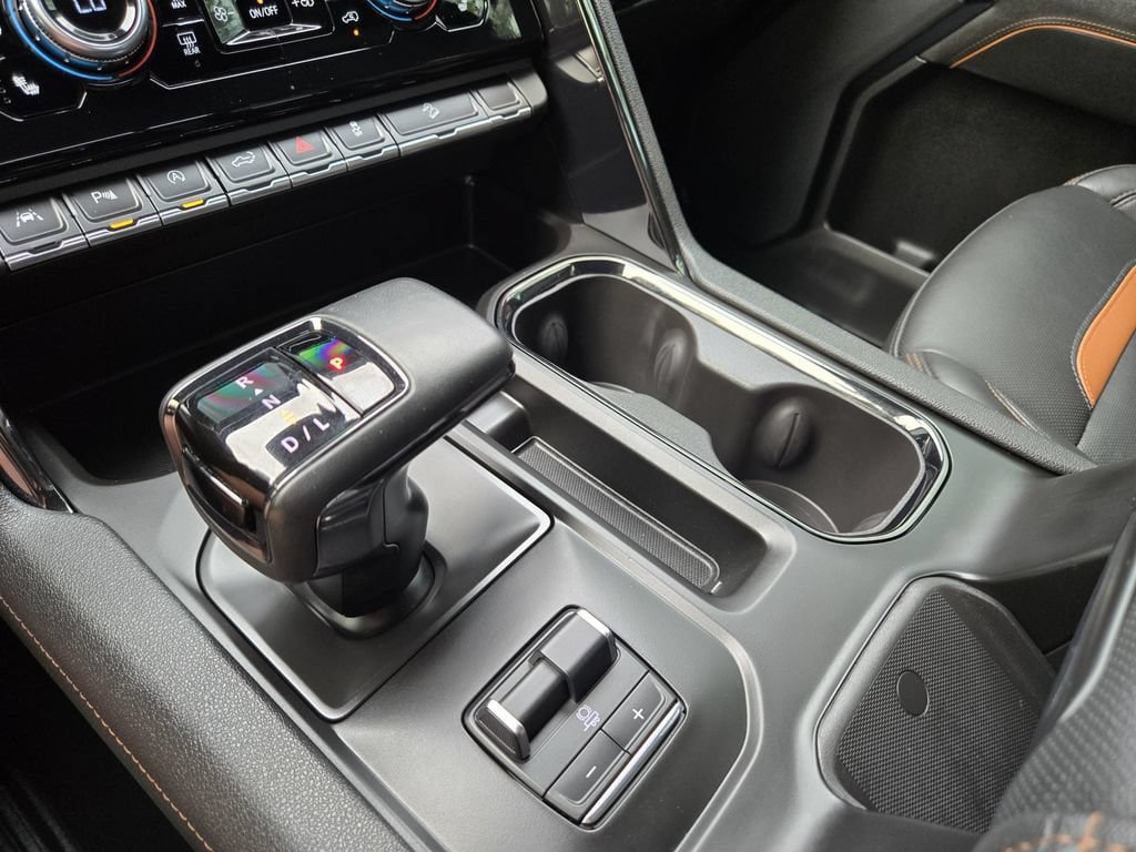 Used 2024 GMC Sierra 1500 AT4 w/ Technology Package AWD/4WD image 15