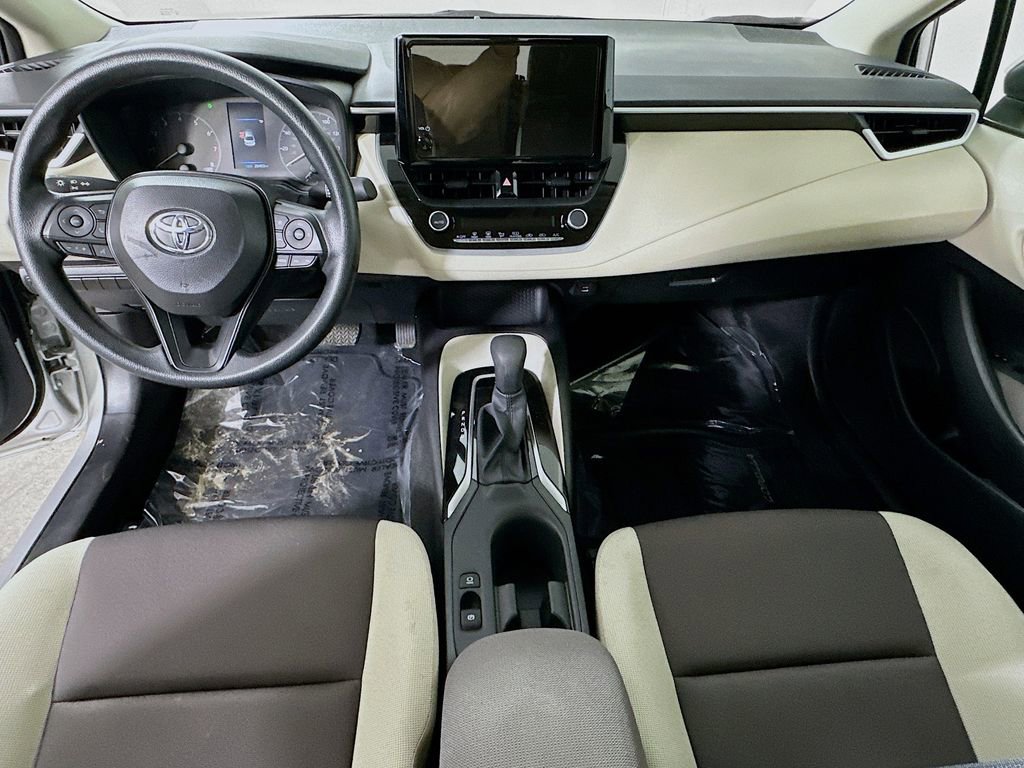 Used 2025 Toyota Corolla LE image 16