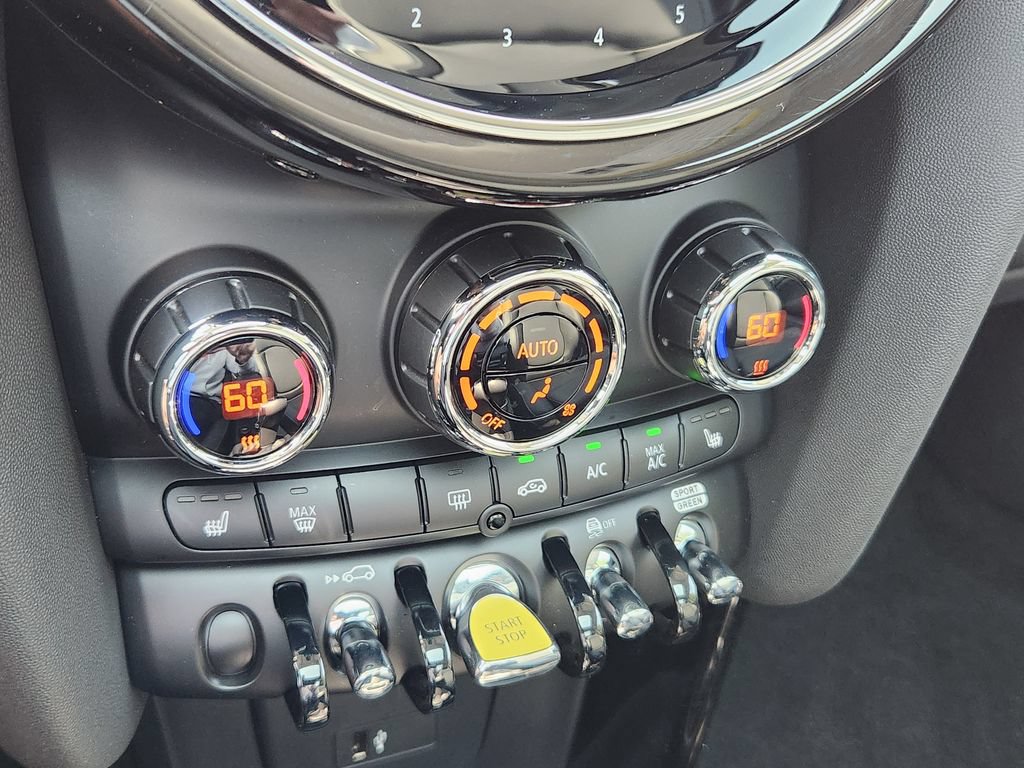 Used 2024 MINI Cooper SE FWD image 23