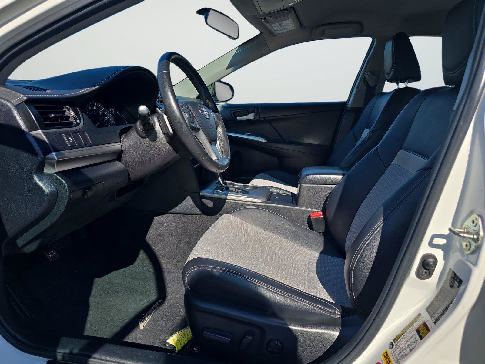 Used 2014 Toyota Camry SE FWD image 19