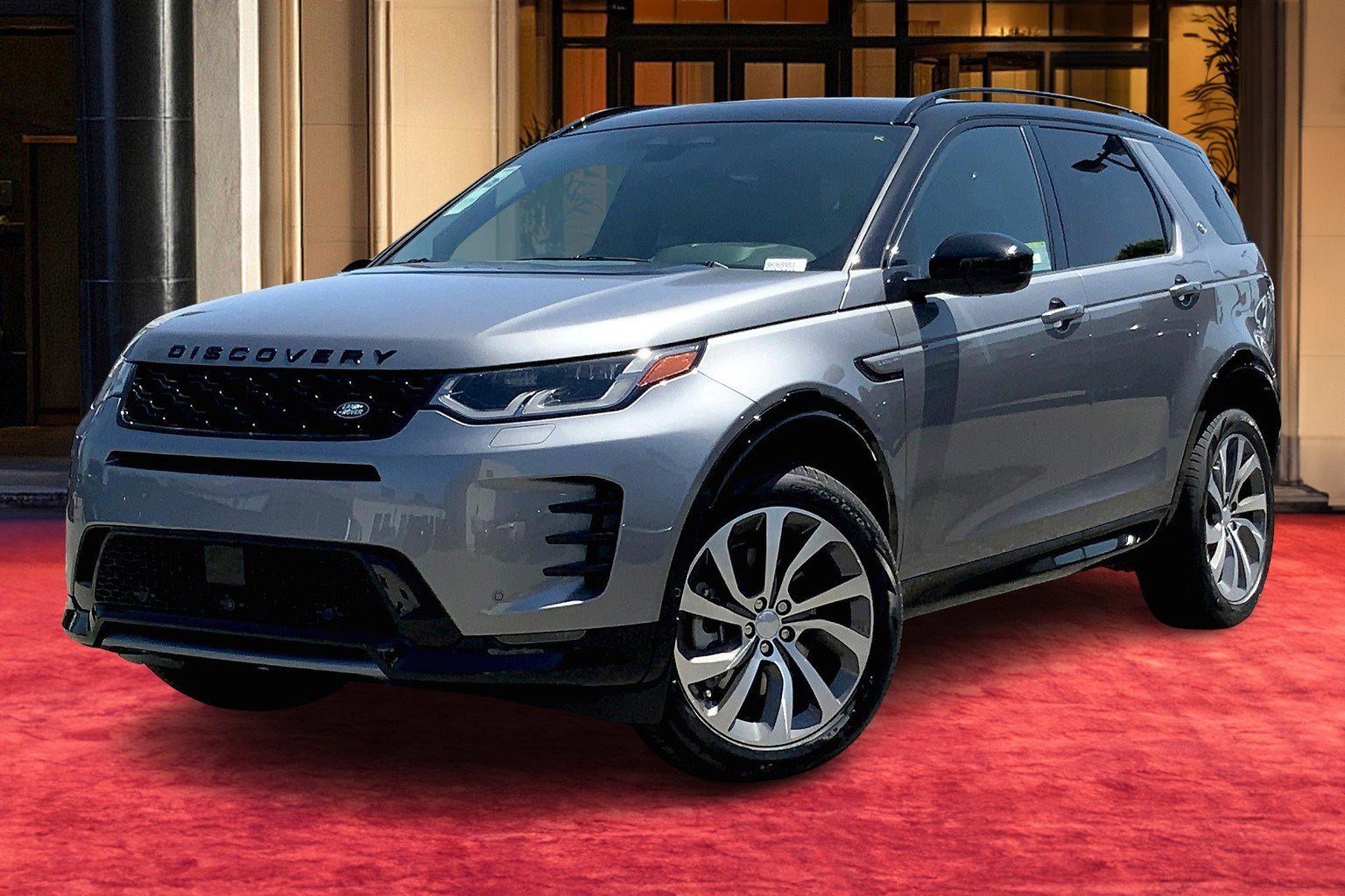 New 2025 Land Rover Discovery Sport Dynamic SE