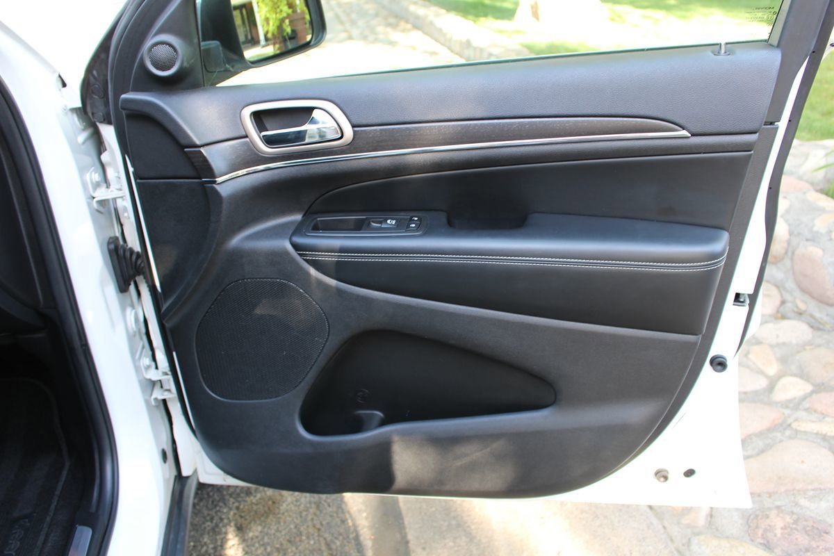 Used 2017 Jeep Grand Cherokee Limited RWD image 18