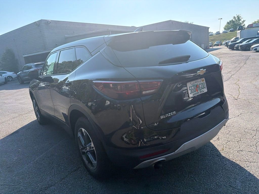 Used 2025 Chevrolet Blazer LT FWD image 8