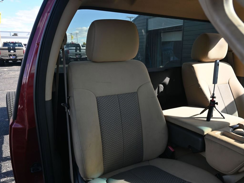 Used 2016 Ford F550 2WD Regular Cab Super Duty w/ XLT Interior Package image 34