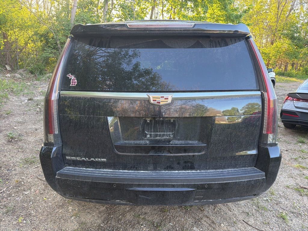 Used 2017 Cadillac Escalade ESV Luxury AWD/4WD image 4