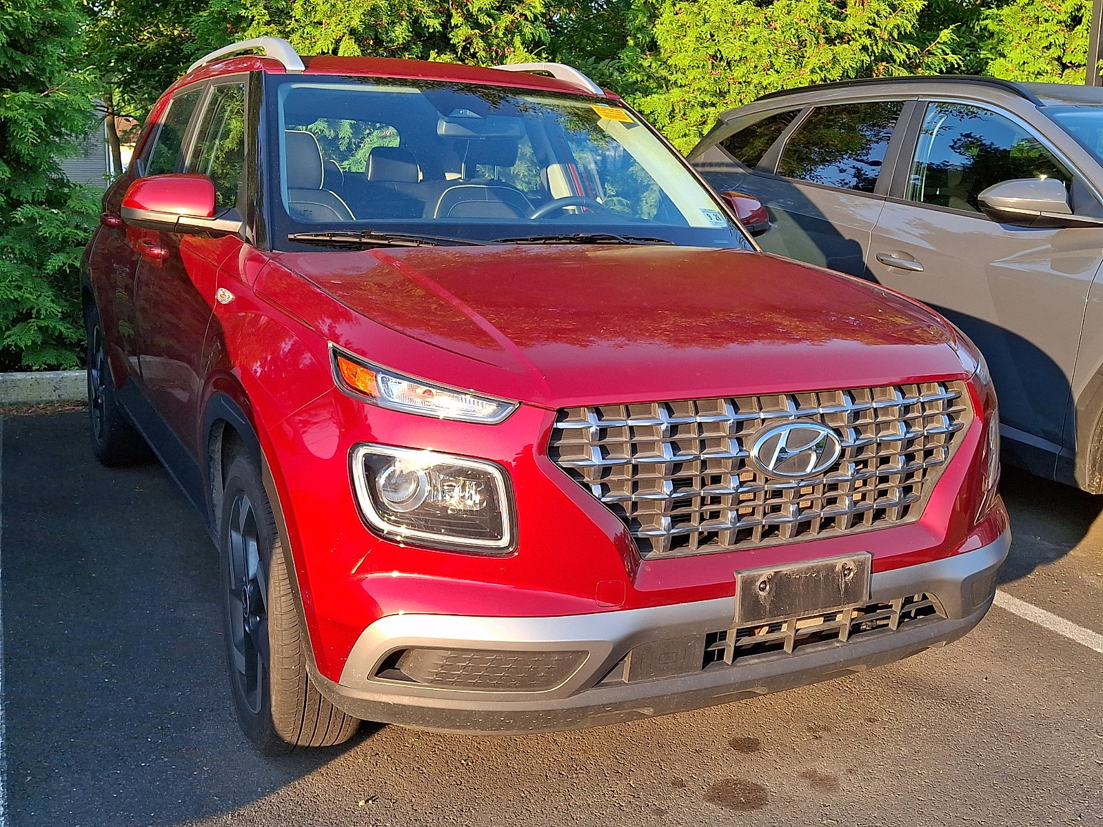 Used 2023 Hyundai Venue Limited w/ Cargo Package FWD image 5
