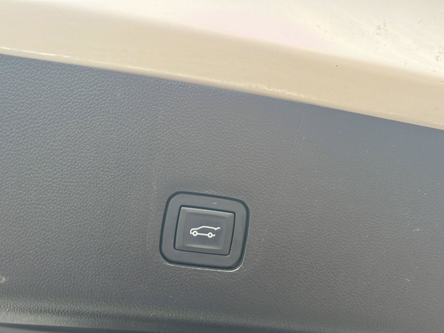Used 2019 Chevrolet Traverse Premier AWD/4WD image 29