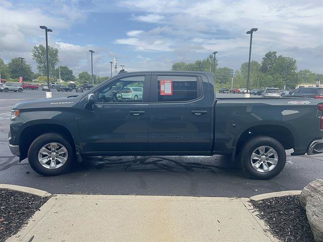 Used 2025 Chevrolet Silverado 1500 LT AWD/4WD image 3