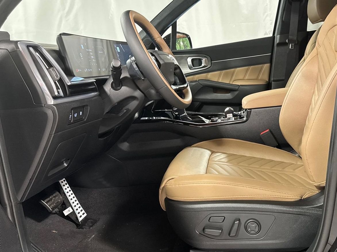 New 2026 Kia Sorento SX Prestige w/ Olive Brown Leather Package image 13