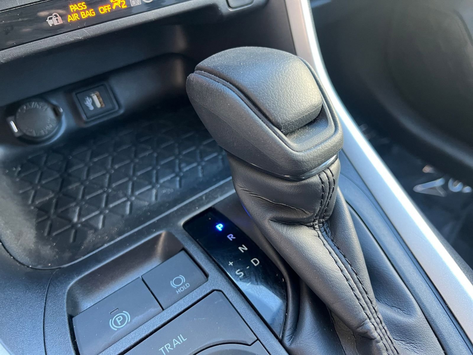 Used 2025 Toyota RAV4 LE image 41