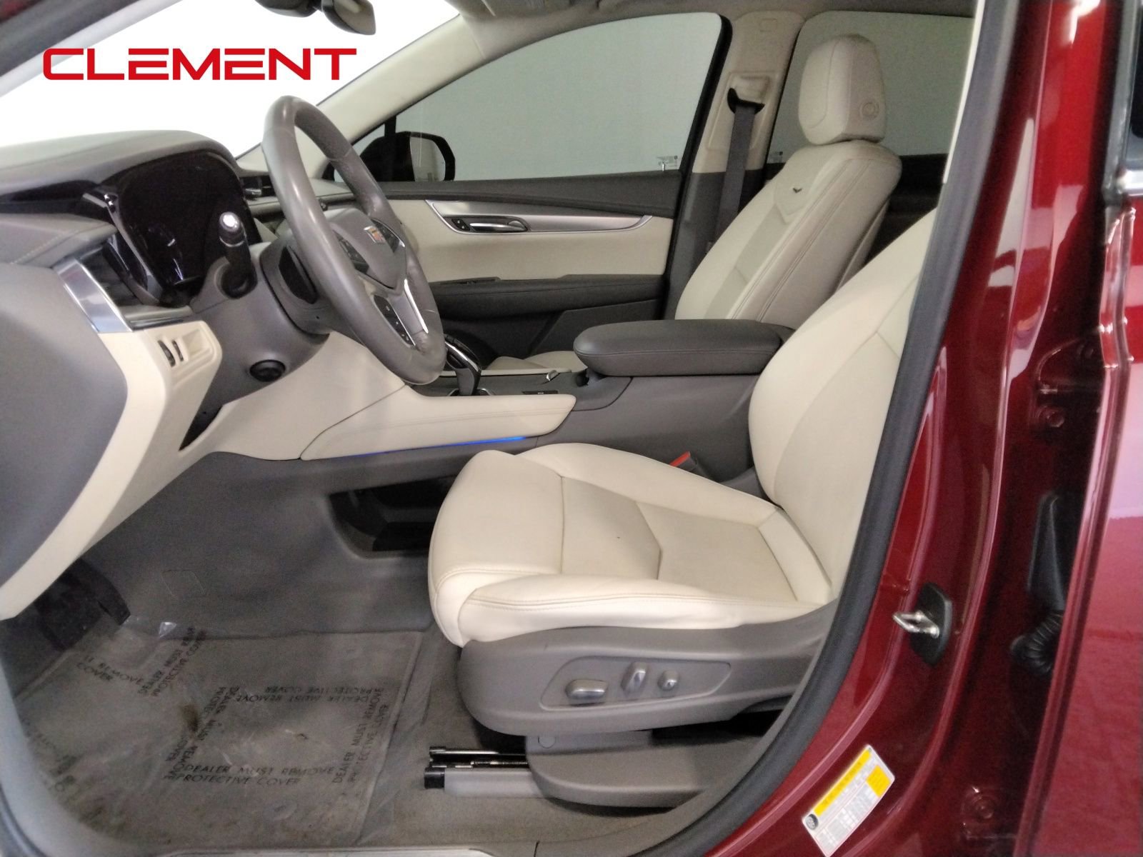 Used 2018 Cadillac XT5 Luxury w/ Driver Awareness Package image 32