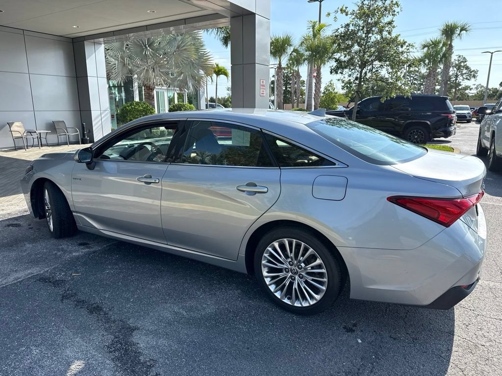 Certified 2020 Toyota Avalon Limited w/ Advanced Safety Package FWD image 4