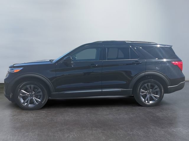 Used 2024 Ford Explorer XLT w/ Equipment Group 202A AWD/4WD image 2