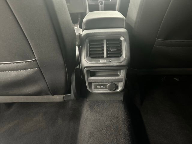 Certified 2022 Volkswagen Tiguan SE R-Line image 11