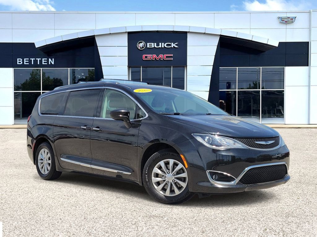 Used 2018 Chrysler Pacifica Touring-L FWD 360° Tour